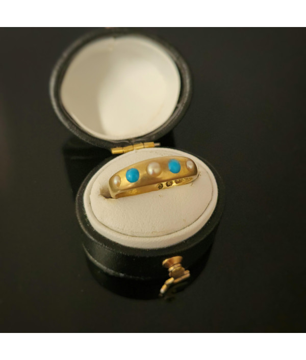 Victorian Turquoise And Pearl Ring in 18ct Bloomed Yellow Gold - 1882 Victorian Turquoise And Pearl Ring in 18ct Bloomed Yellow Gold - 1882
