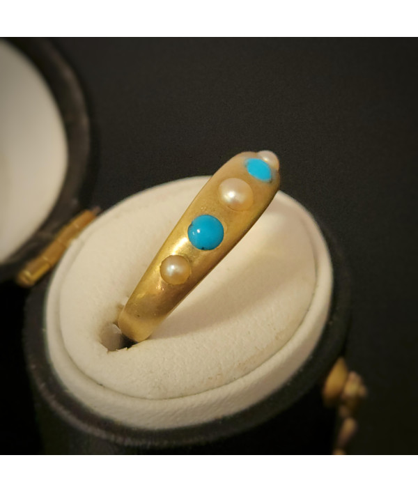 Victorian Turquoise And Pearl Ring in 18ct Bloomed Yellow Gold - 1882 Victorian Turquoise And Pearl Ring in 18ct Bloomed Yellow Gold - 1882