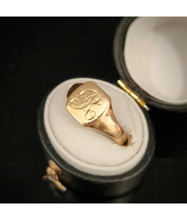 Antique 9ct Gold Rectangular Signet Ring – Monogram R Antique 9ct Gold Rectangular Signet Ring – Monogram R