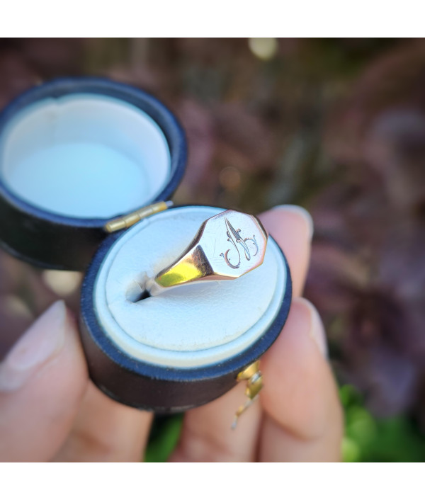 Antique 9ct Gold Hexagonal Signet Ring – Engraved A Circa 1910 Antique 9ct Gold Hexagonal Signet Ring – Engraved A Circa 1910
