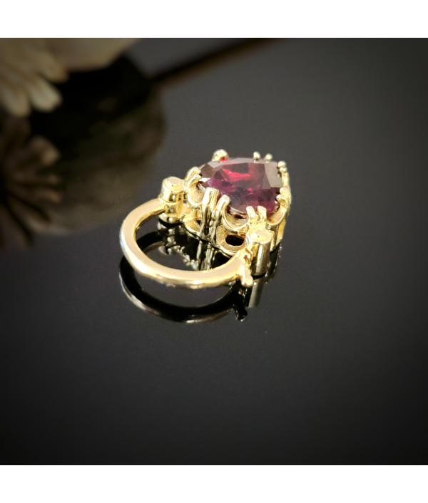 Pending - Vintage Heart Shaped Garnet Padlock Pendant in 9ct Gold Pending - Vintage Heart Shaped Garnet Padlock Pendant in 9ct Gold