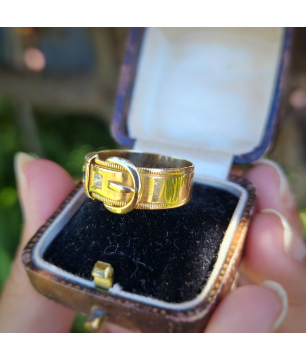 Antique Victorian Belt Buckle Ring – 18ct Gold, Birmingham 1854 Antique Victorian Belt Buckle Ring – 18ct Gold, Birmingham 1854