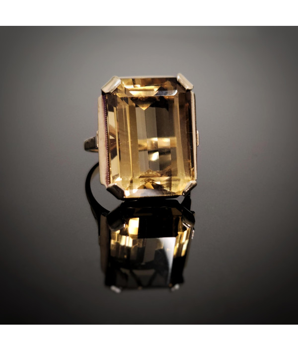 Vintage Citrine Cocktail Ring in 9ct War...
