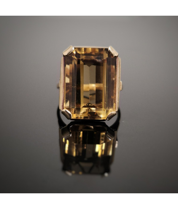 Vintage Citrine Cocktail Ring in 9ct Warm Yellow Gold c.1950s–1960s Vintage Citrine Cocktail Ring in 9ct Warm Yellow Gold c.1950s–1960s