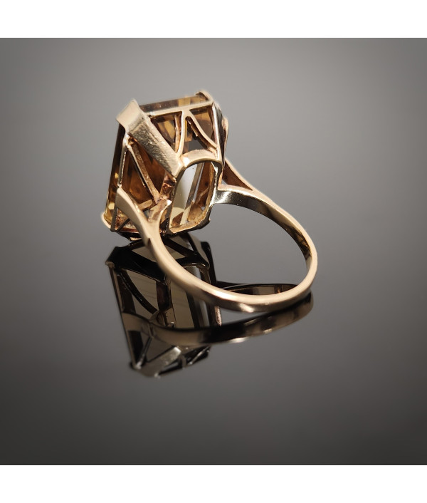 Vintage Citrine Cocktail Ring in 9ct Warm Yellow Gold c.1950s–1960s Vintage Citrine Cocktail Ring in 9ct Warm Yellow Gold c.1950s–1960s