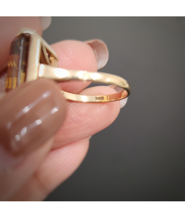 Vintage Citrine Cocktail Ring in 9ct Warm Yellow Gold c.1950s–1960s Vintage Citrine Cocktail Ring in 9ct Warm Yellow Gold c.1950s–1960s