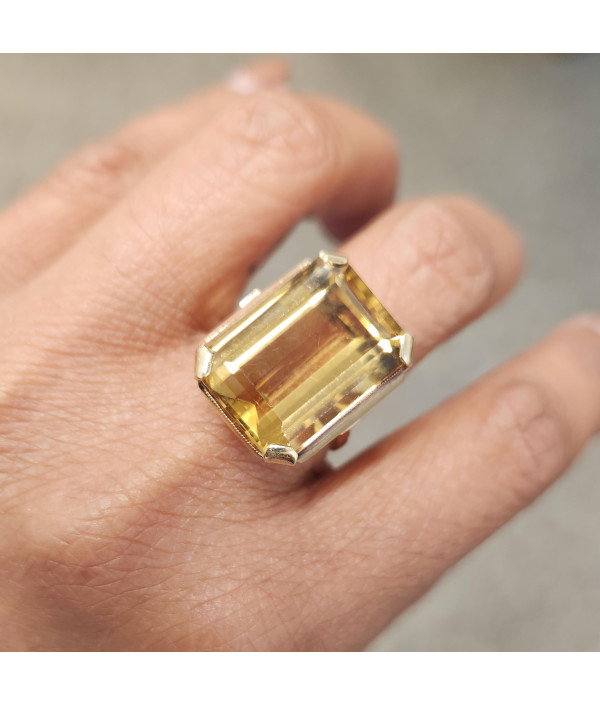 Vintage Citrine Cocktail Ring in 9ct Warm Yellow Gold c.1950s–1960s Vintage Citrine Cocktail Ring in 9ct Warm Yellow Gold c.1950s–1960s