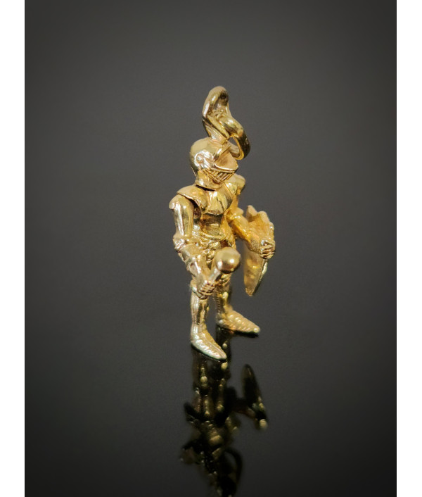Vintage Articulated Knight Charm in 9ct Yellow Gold Circa 1960 Vintage Articulated Knight Charm in 9ct Yellow Gold Circa 1960