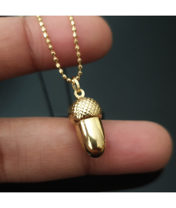 Vintage Mini Acorn Pendant or Charm in 9K Vintage Mini Acorn Pendant or Charm in 9K