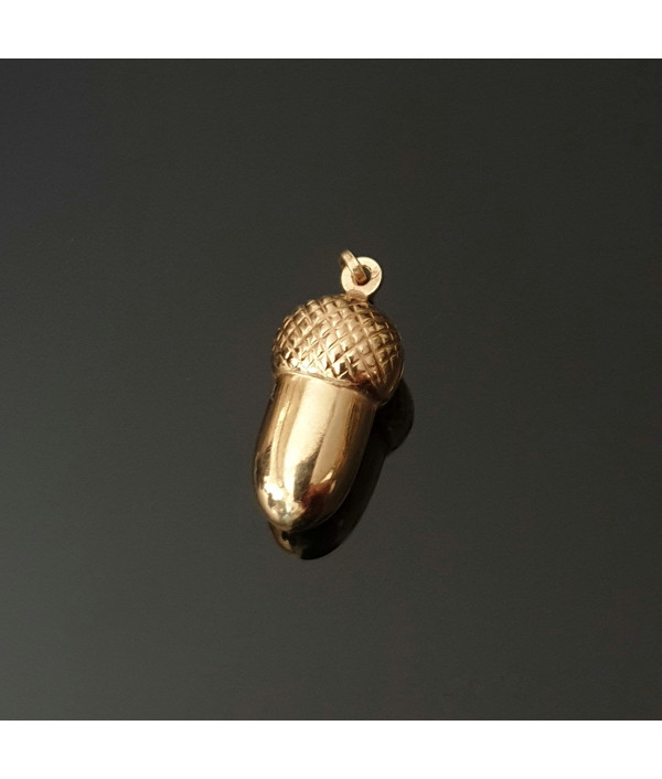 Vintage Mini Acorn Pendant or Charm in 9K Vintage Mini Acorn Pendant or Charm in 9K