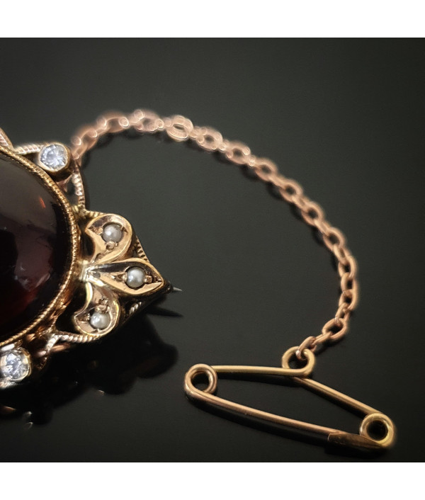 Early 20th Century Garnet Brooch with Diamond and Pearls in 18K