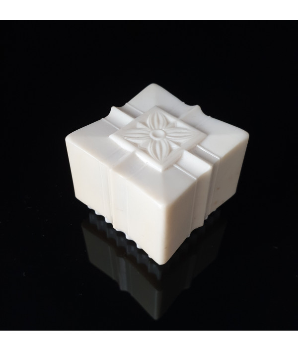 ART DECO CELLULOID RING DISPLAY BOX WITH PEACH VELVET LINING ART DECO CELLULOID RING DISPLAY BOX WITH PEACH VELVET LINING