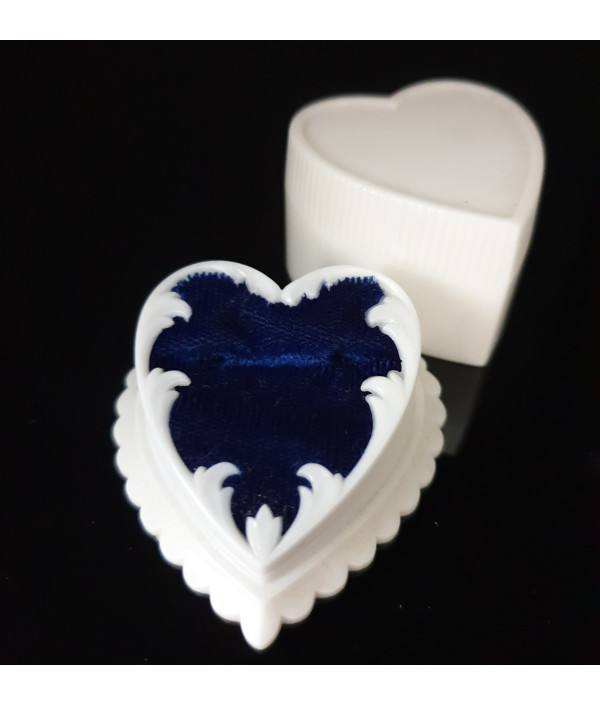 ART DECO HEART SHAPED CELLULOID RING DISPLAY BOX WITH BLUE VELVET LINING ART DECO HEART SHAPED CELLULOID RING DISPLAY BOX WITH BLUE VELVET LINING