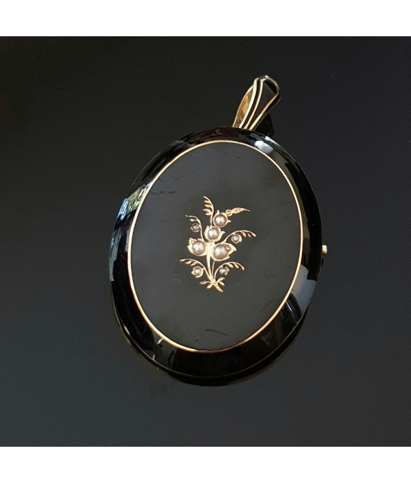 Victorian Black Enamel Mourning Locket P...