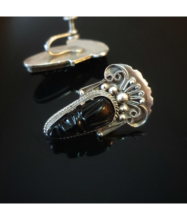 Vintage Carved Onyx Mexican Silver Clip-On Earrings Vintage Carved Onyx Mexican Silver Clip-On Earrings