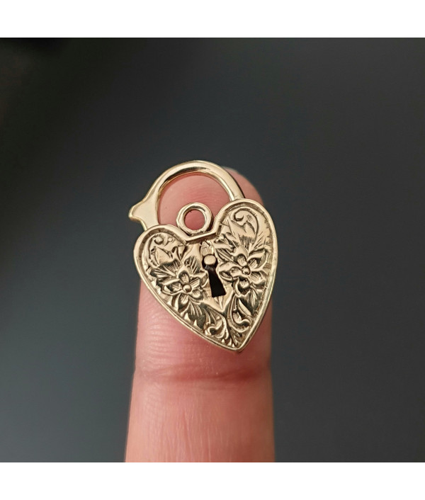 Vintage Floral Chased Gold Padlock Clasp Pendant in 9K